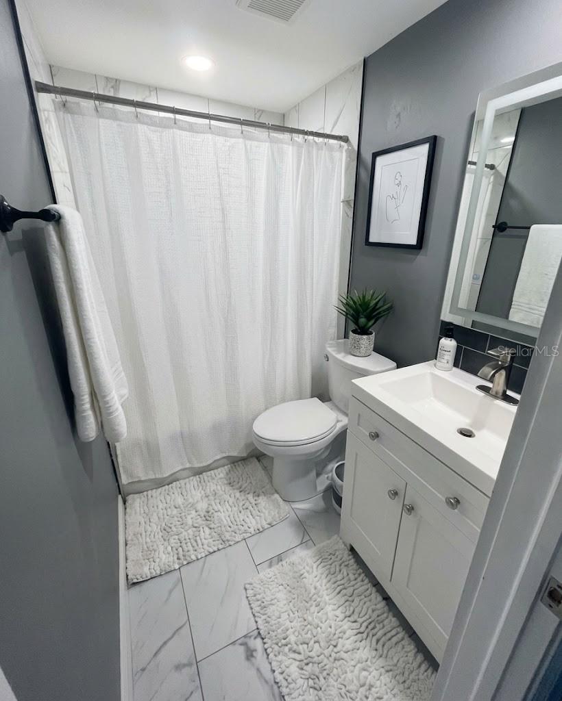 735 Bertrend St Property Photo 8