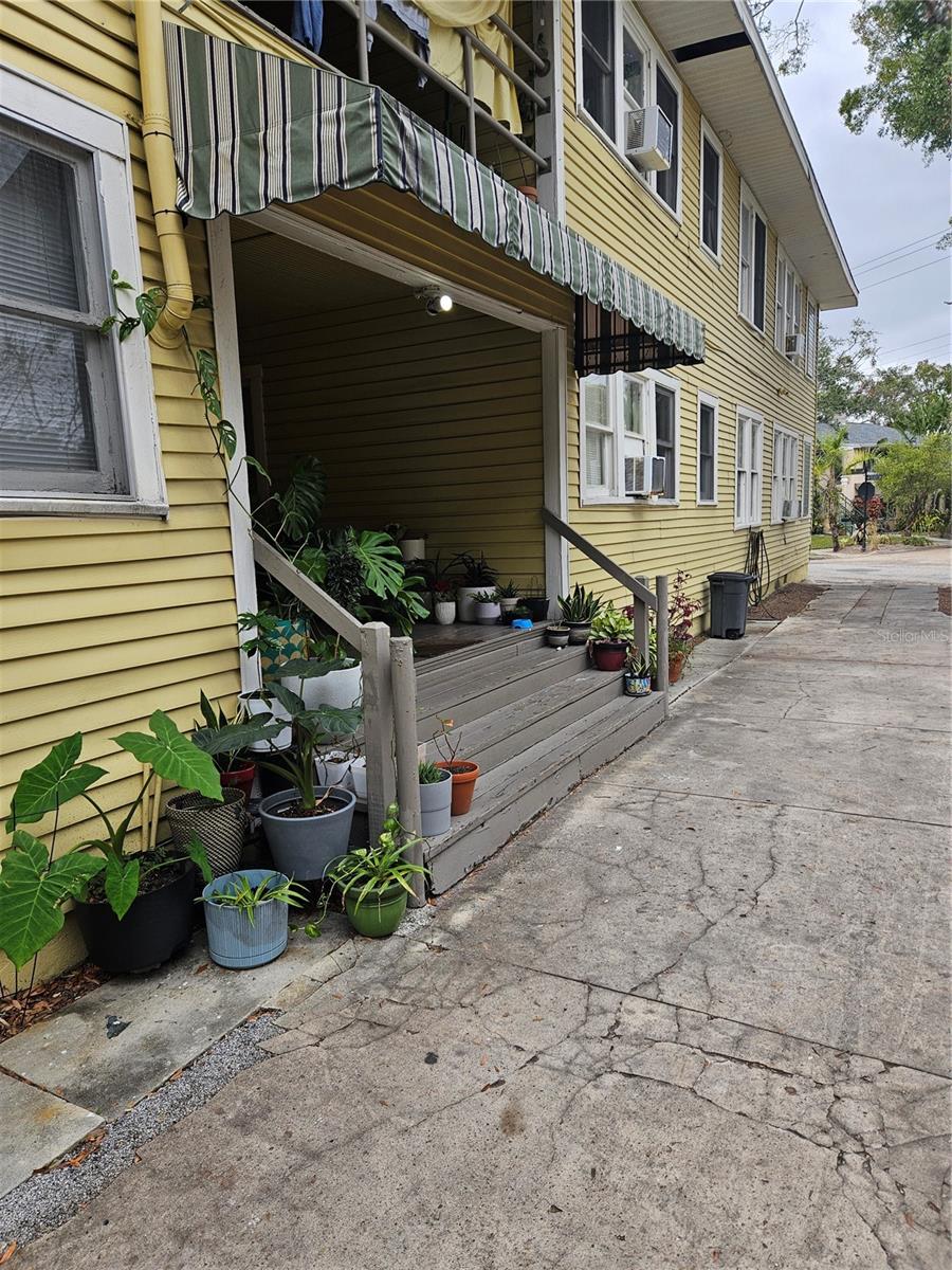 1909 W Dekle Ave Property Photo 9