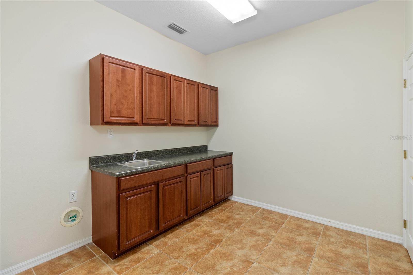 3717 Turman Loop #101 & 102 Property Photo 9