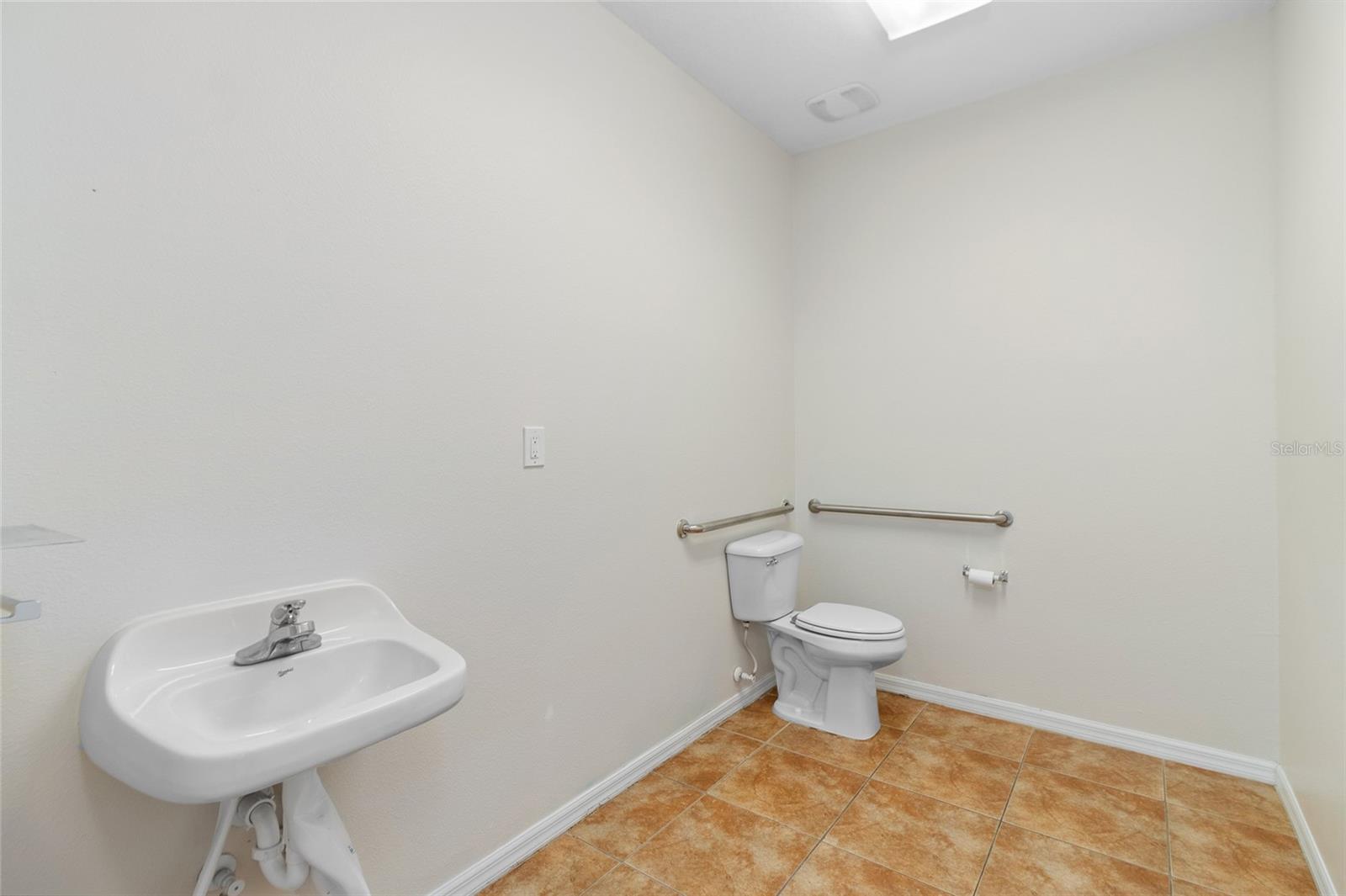 3717 Turman Loop #101 & 102 Property Photo 10