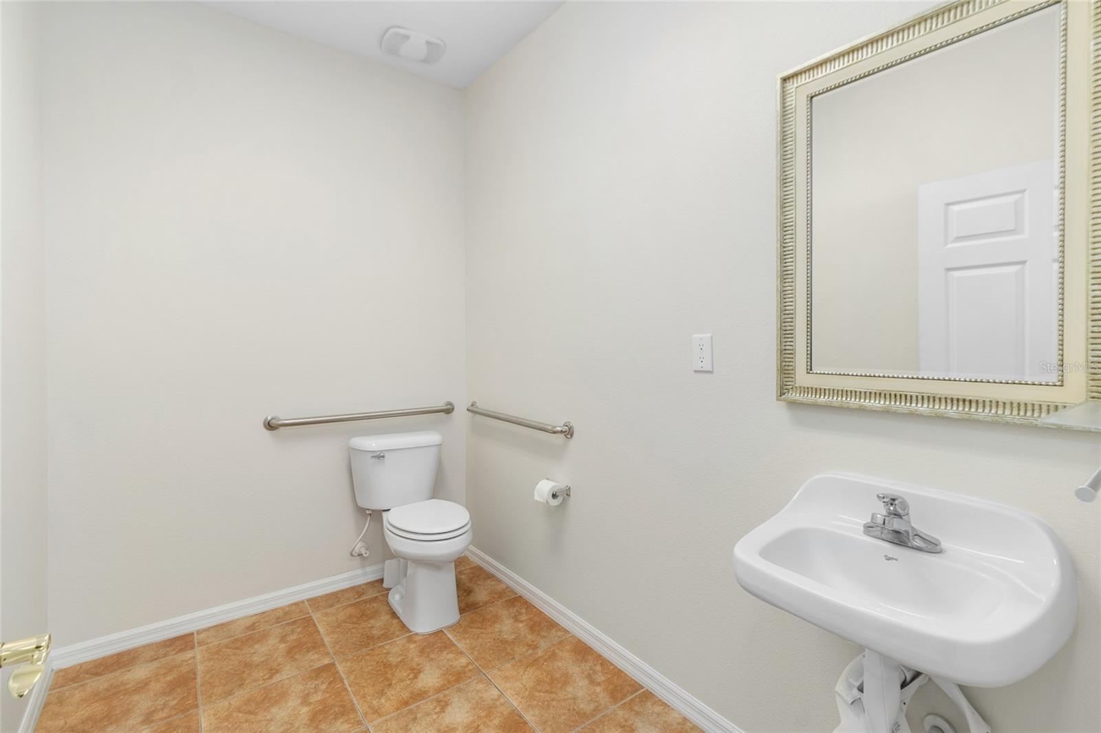 3717 Turman Loop #101 & 102 Property Photo 14