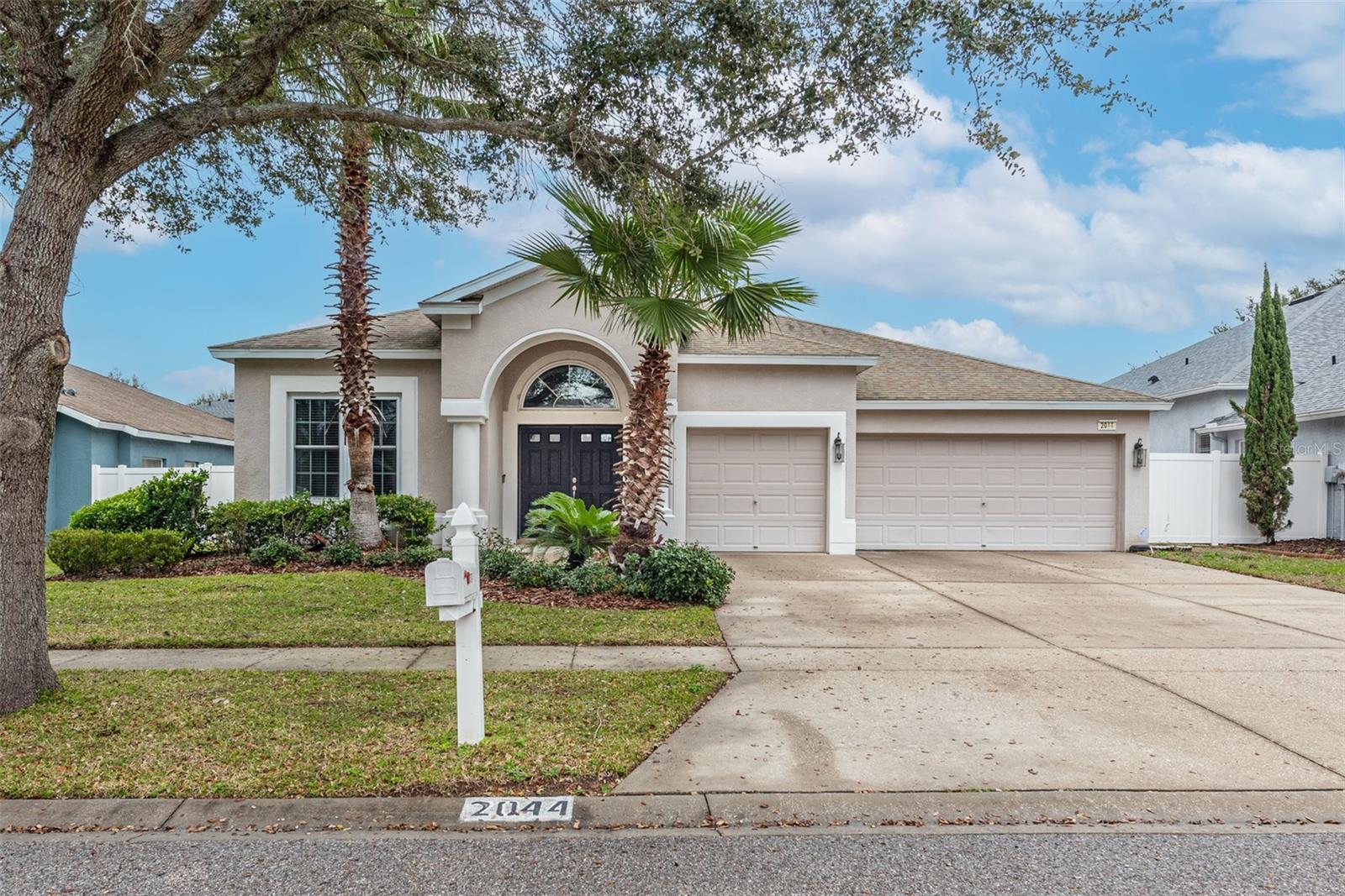 2044 Heartland Cir Property Photo
