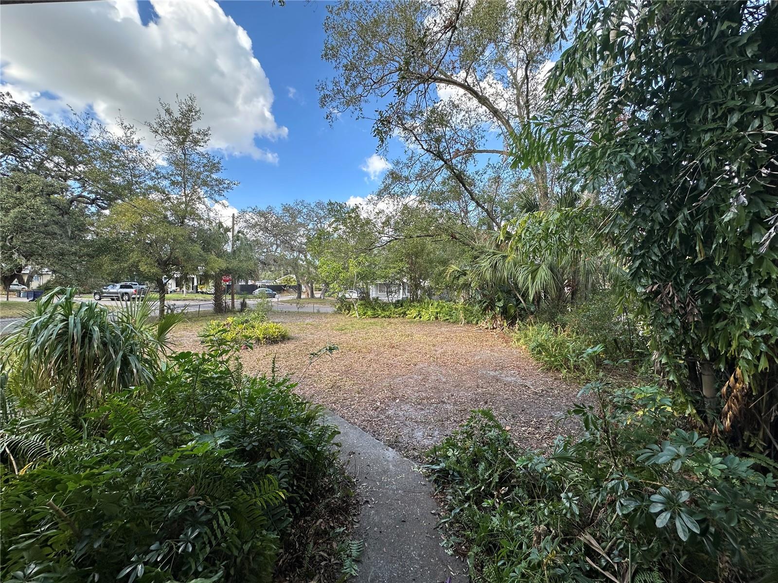 1213 E New Orleans Ave Property Photo 2