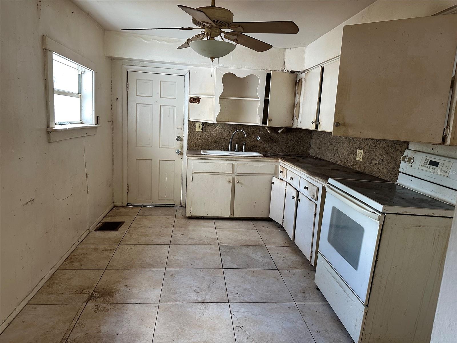 1213 E New Orleans Ave Property Photo 12