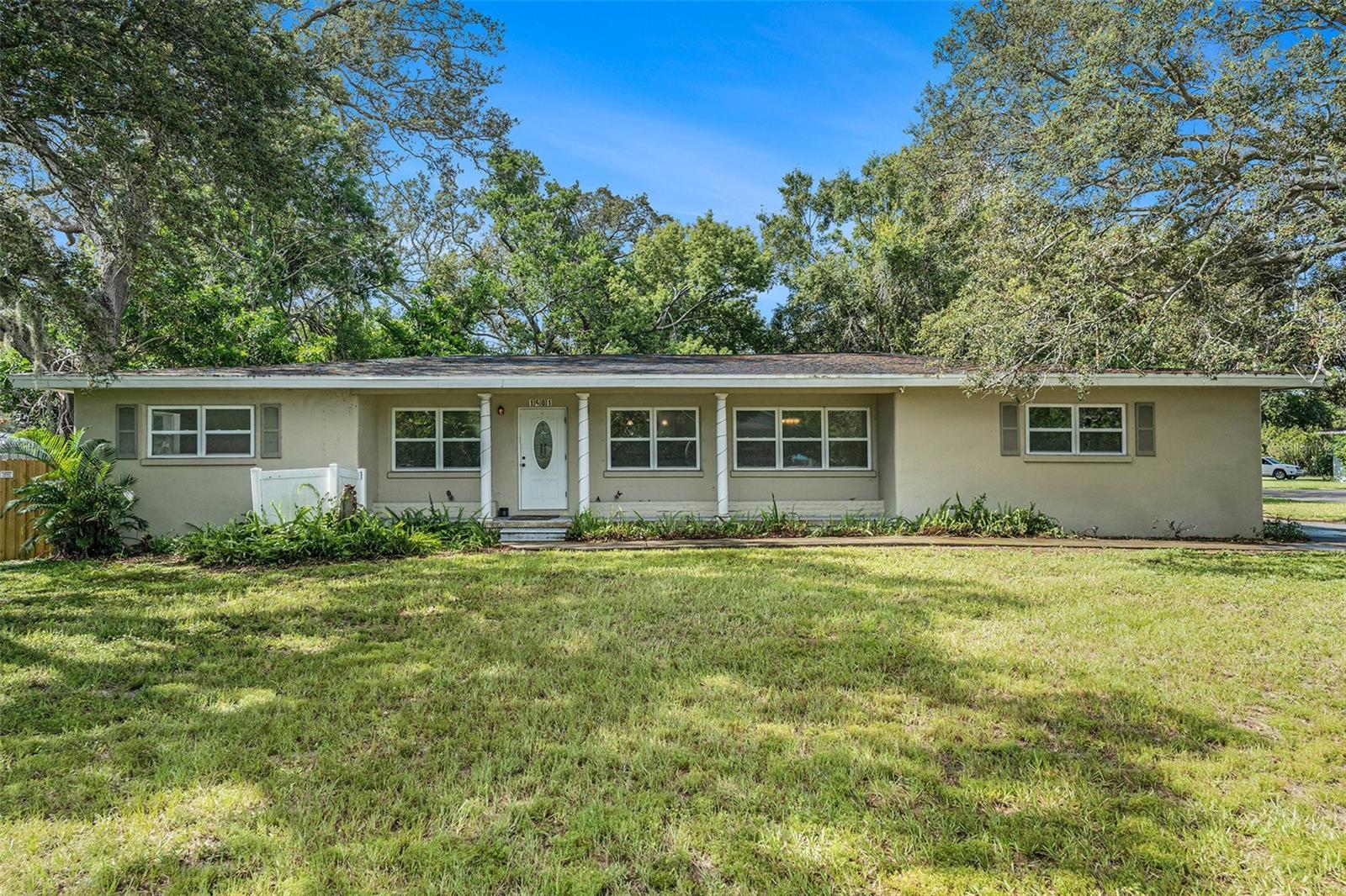 1601 Lakeview Rd Property Photo 1