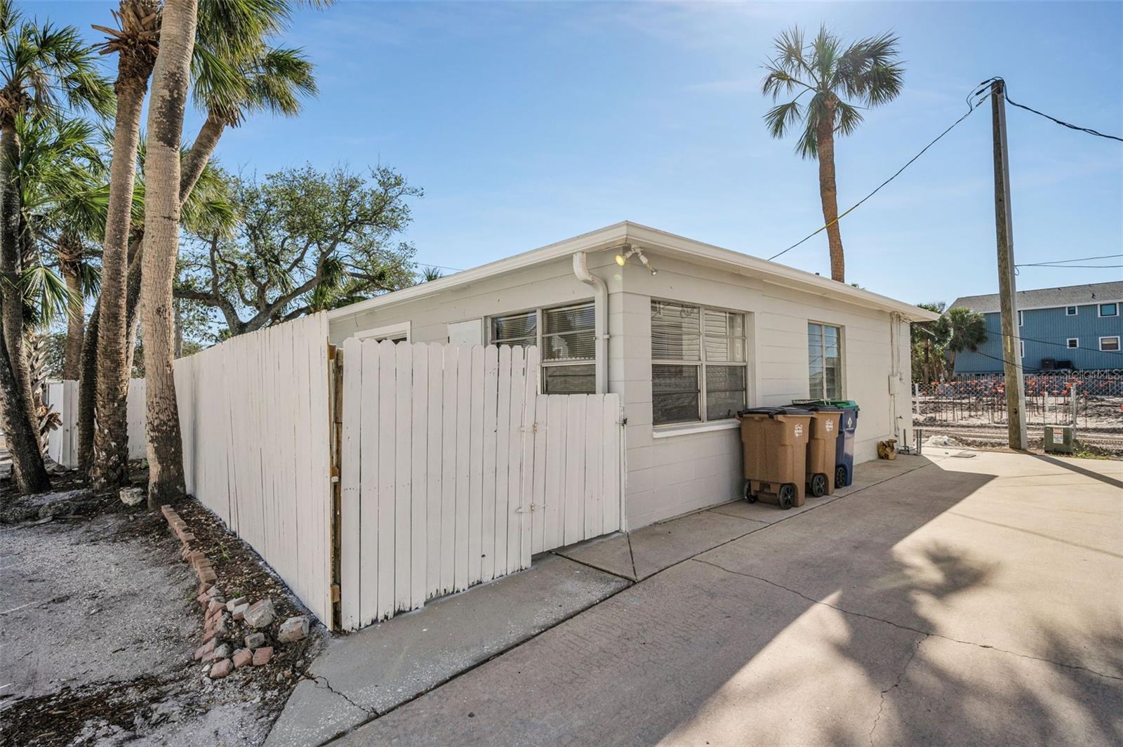 820 Gulf Blvd Property Photo 3