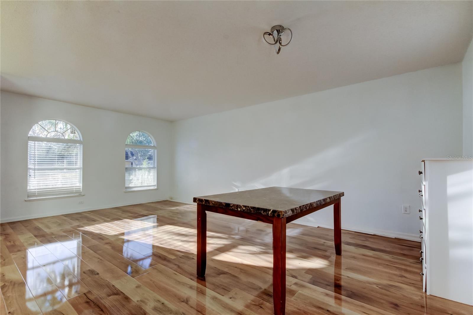 11309 Outrigger Ave Property Photo 3