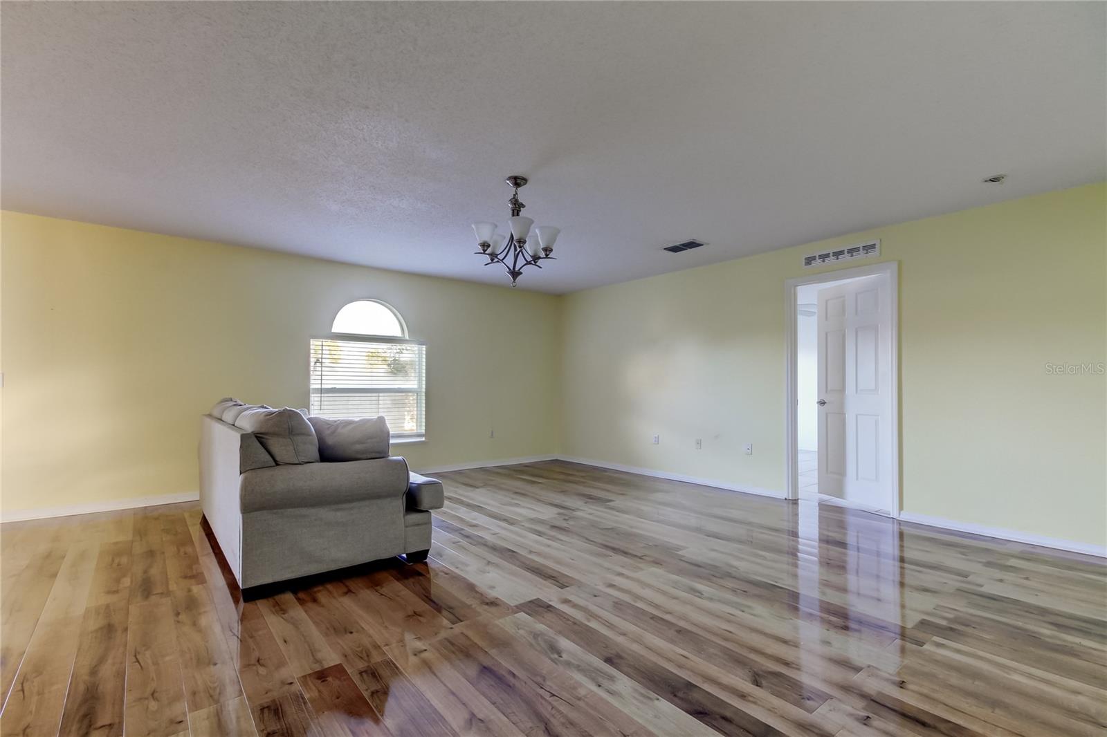 11309 Outrigger Ave Property Photo 7