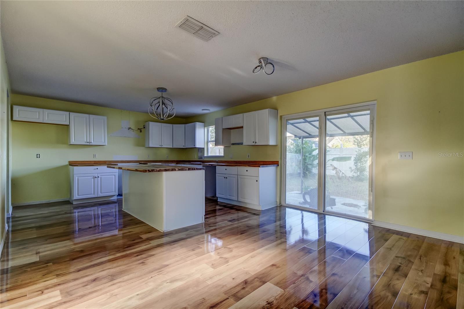 11309 Outrigger Ave Property Photo 10