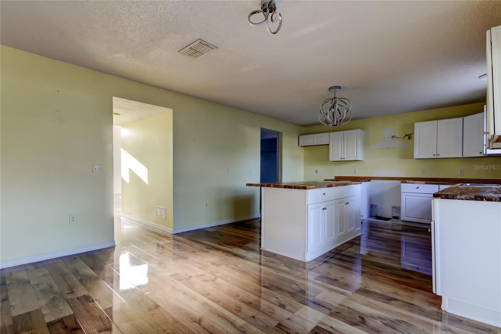 11309 Outrigger Ave Property Photo 11