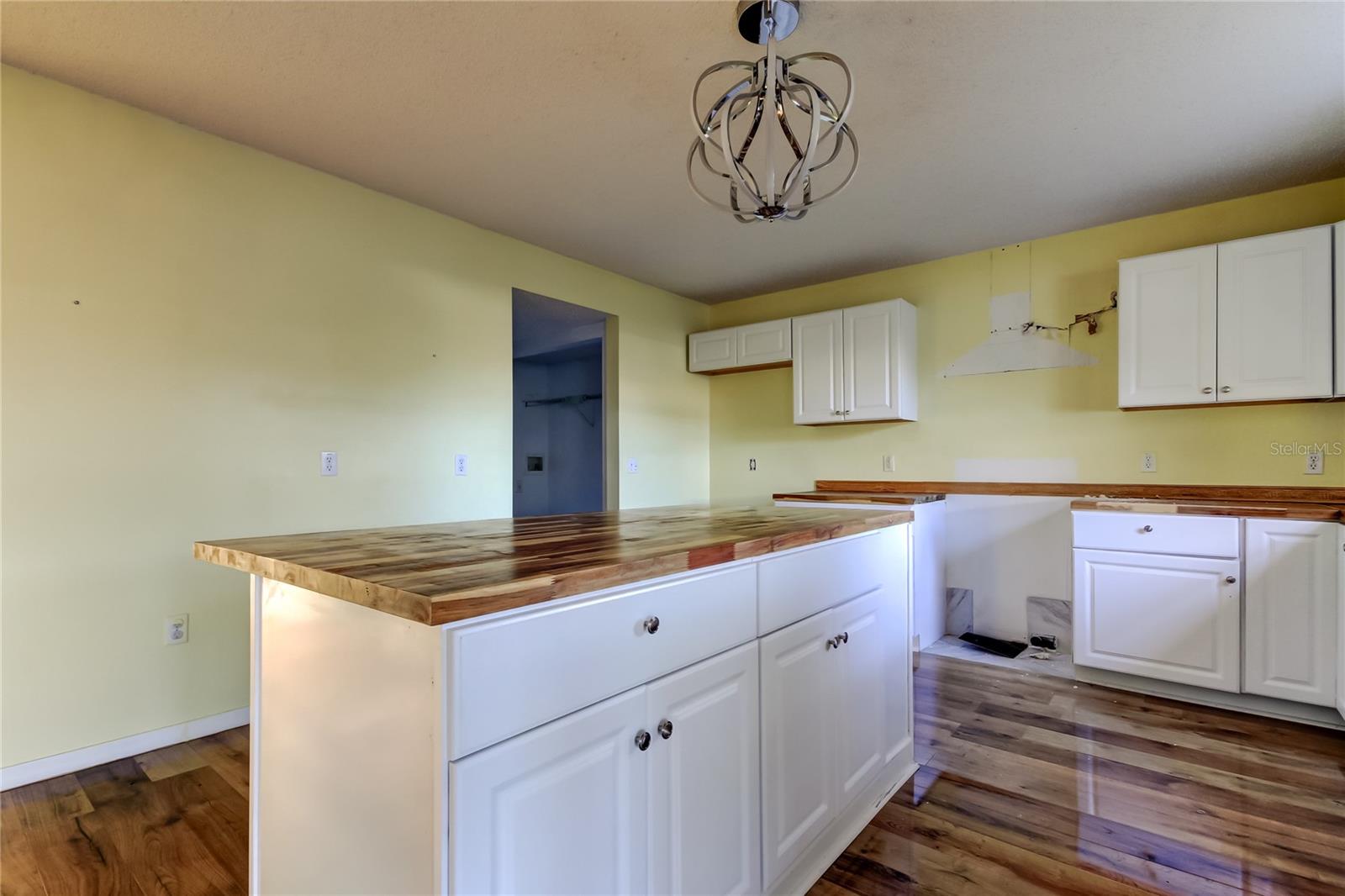 11309 Outrigger Ave Property Photo 12