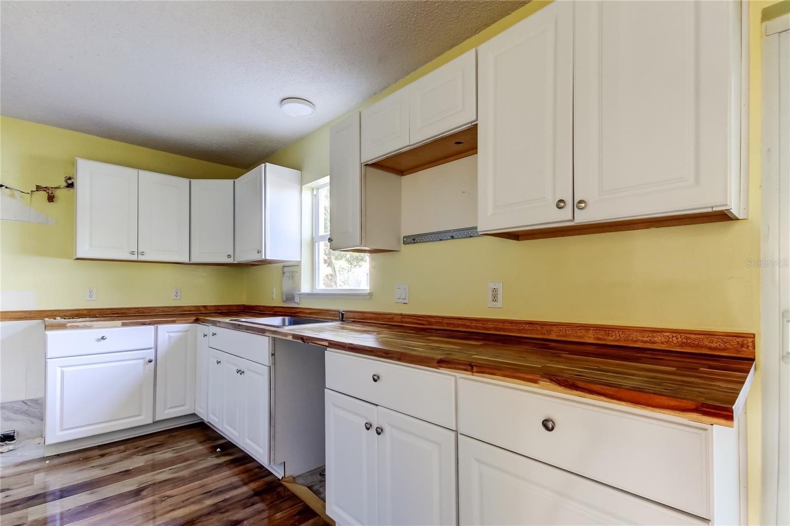 11309 Outrigger Ave Property Photo 13