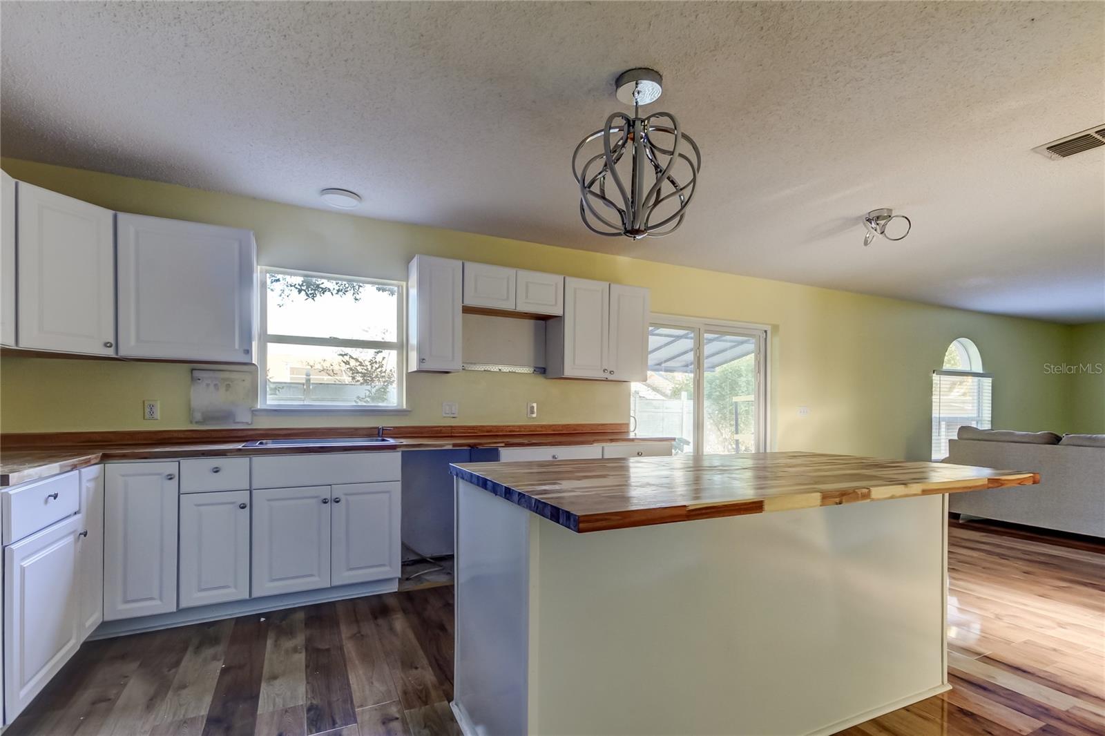 11309 Outrigger Ave Property Photo 15