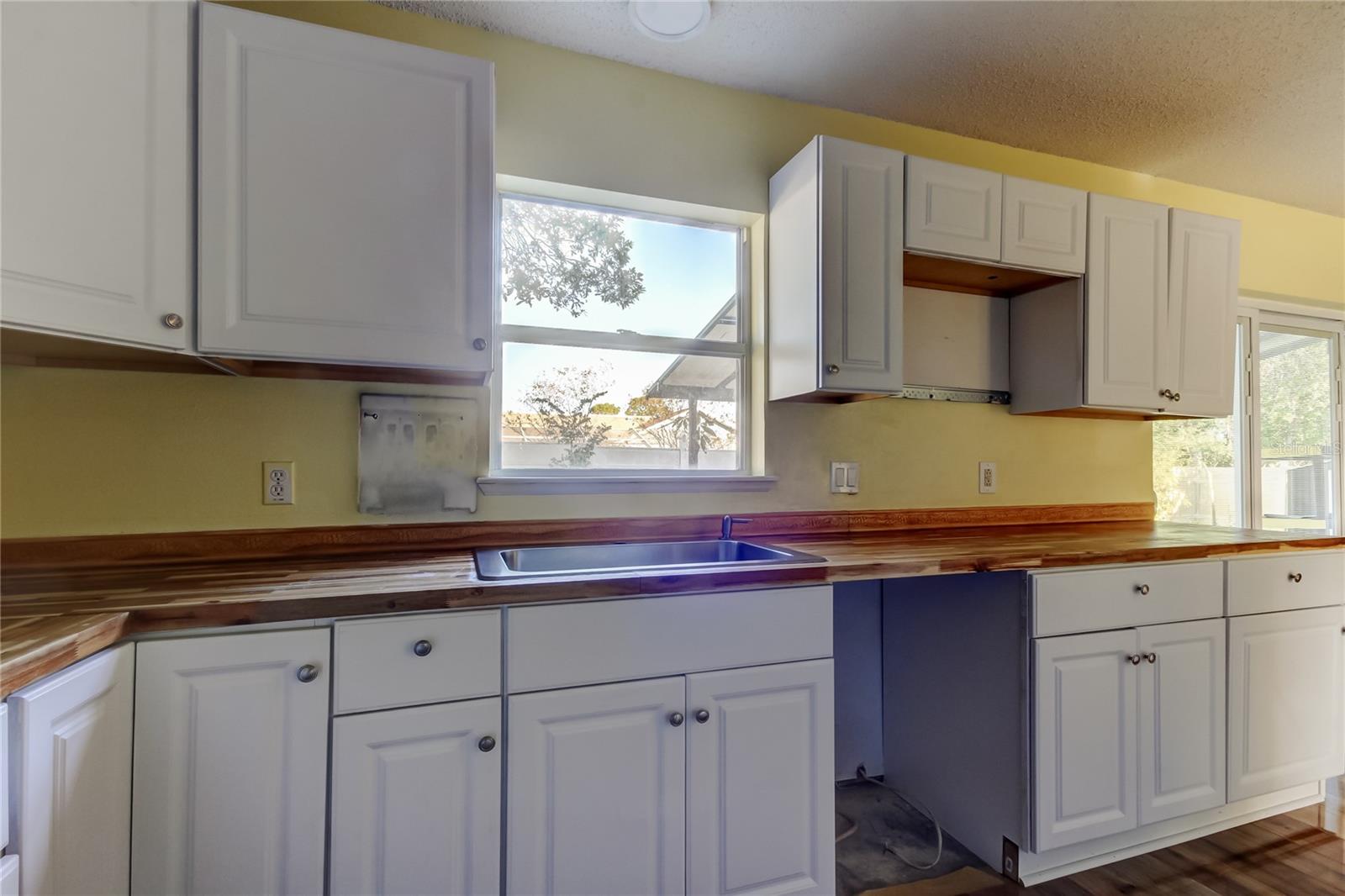11309 Outrigger Ave Property Photo 16