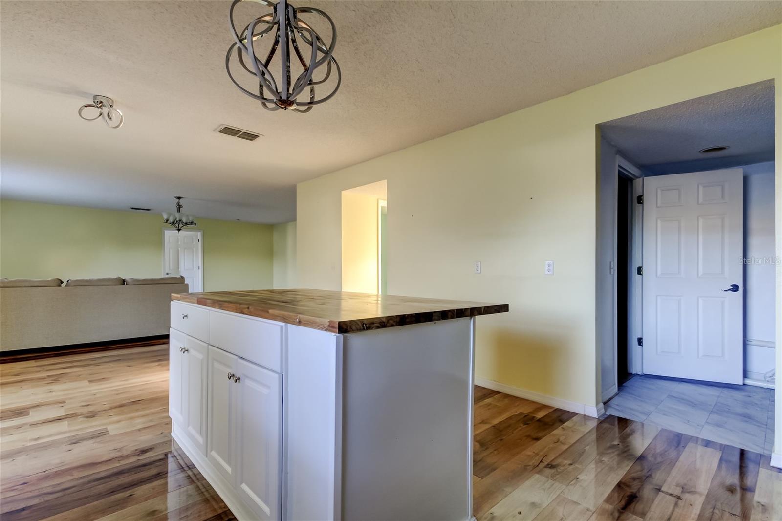11309 Outrigger Ave Property Photo 17