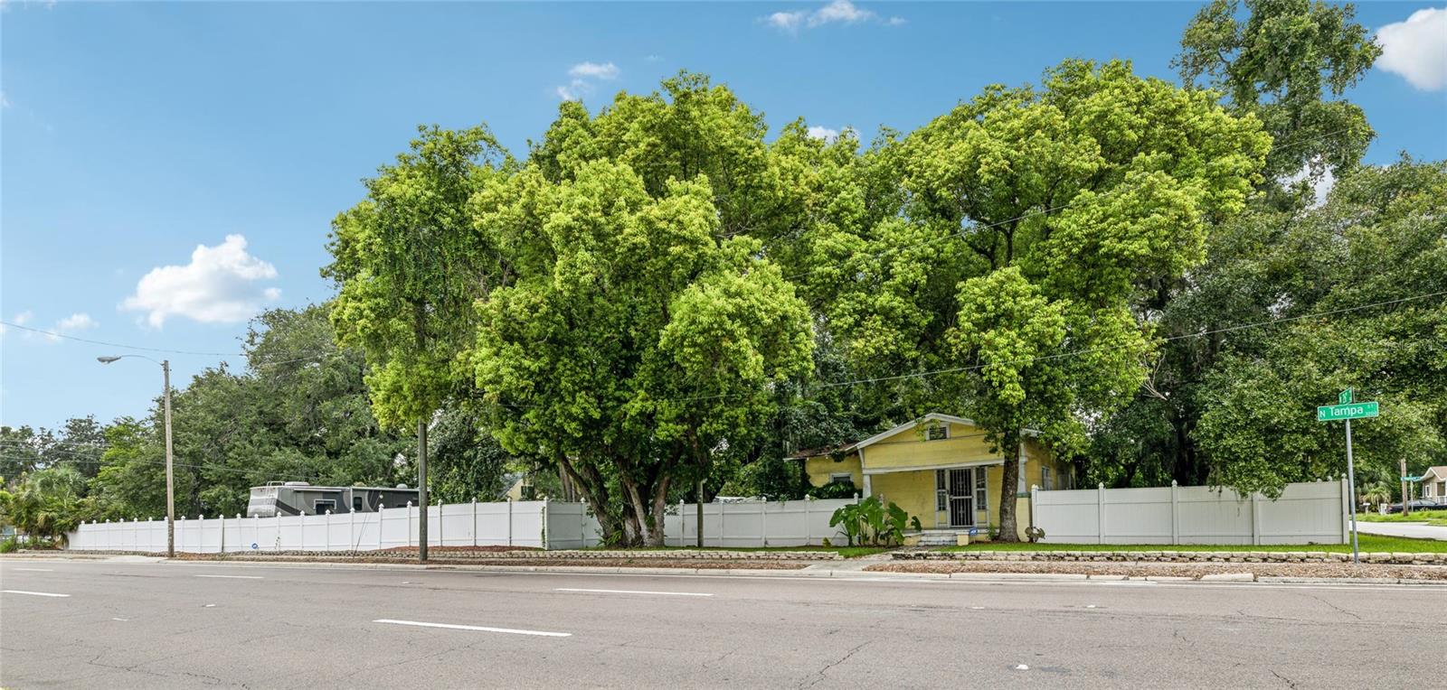 3208 N Tampa St Property Photo 5
