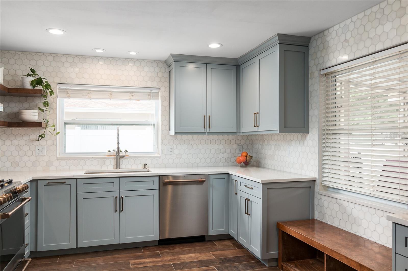 5321 Dover St Ne Property Photo 25