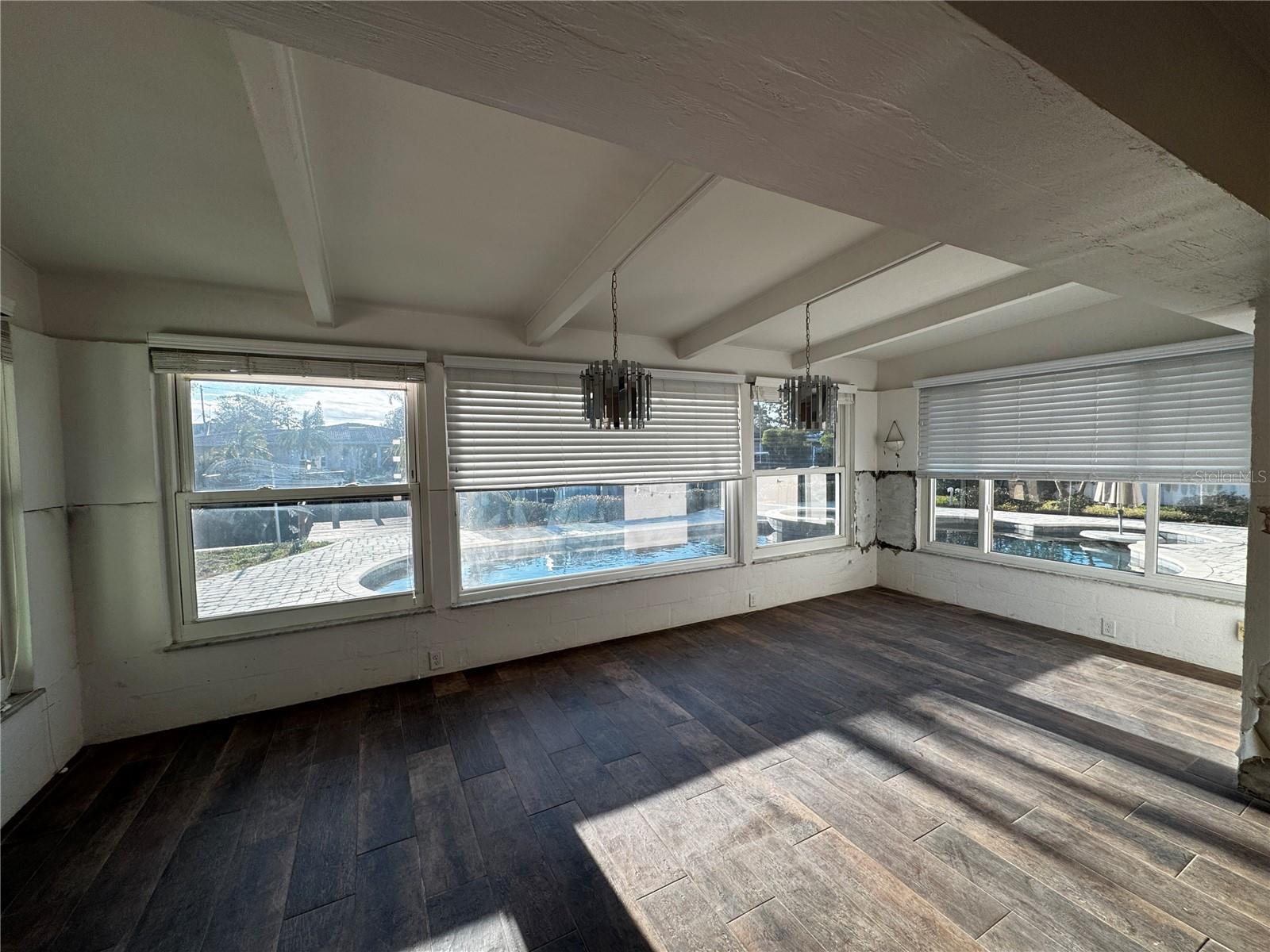 5321 Dover St Ne Property Photo 31