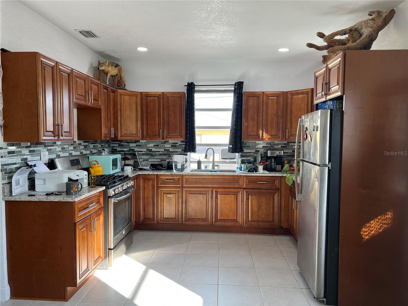 2021 Thrace St Property Photo 8