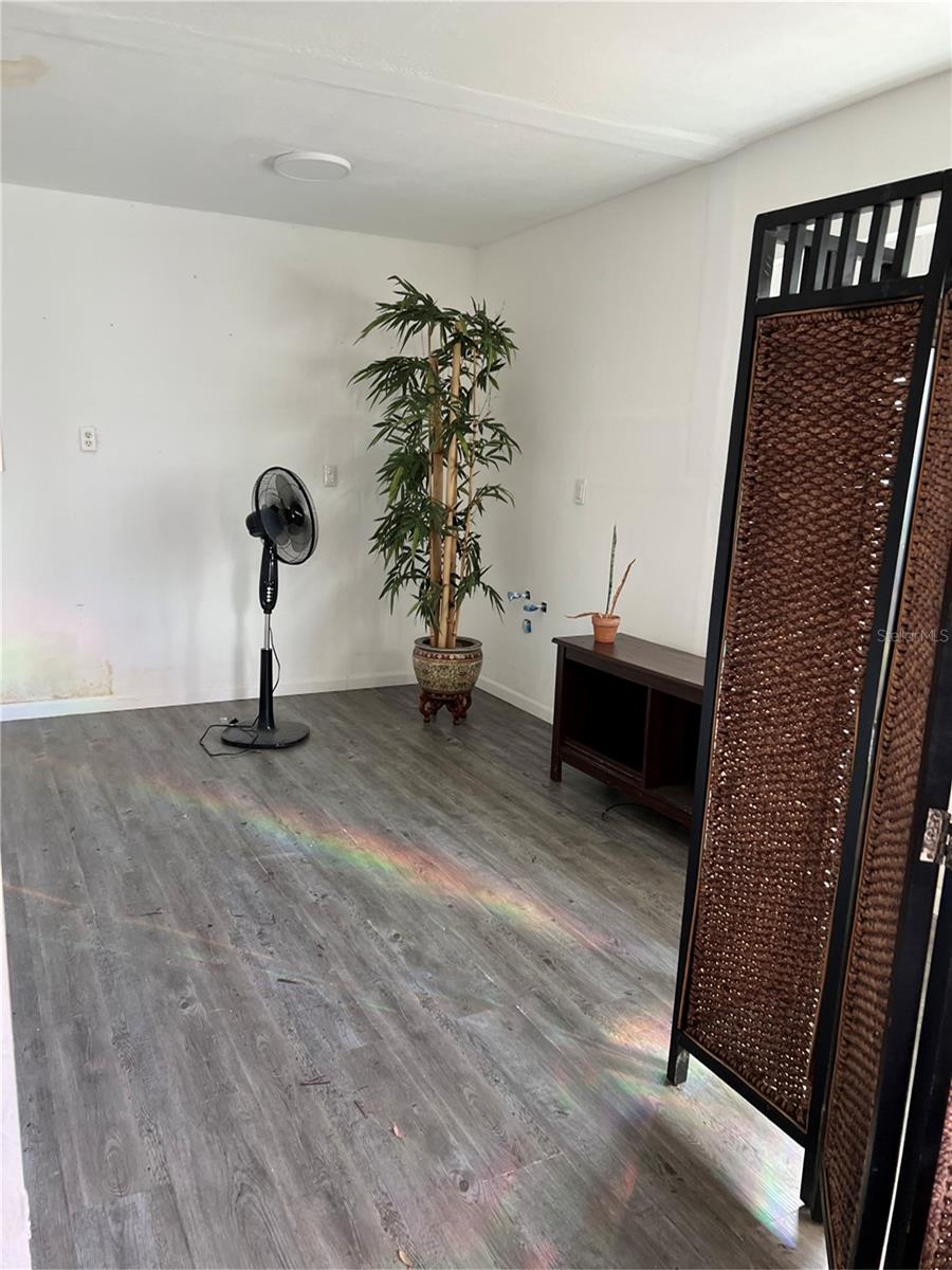 2021 Thrace St Property Photo 13