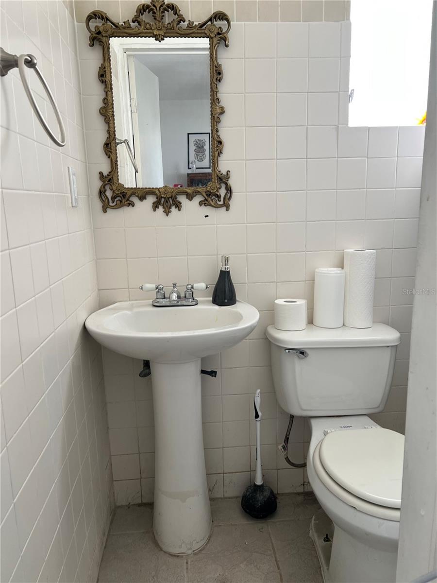 2021 Thrace St Property Photo 15