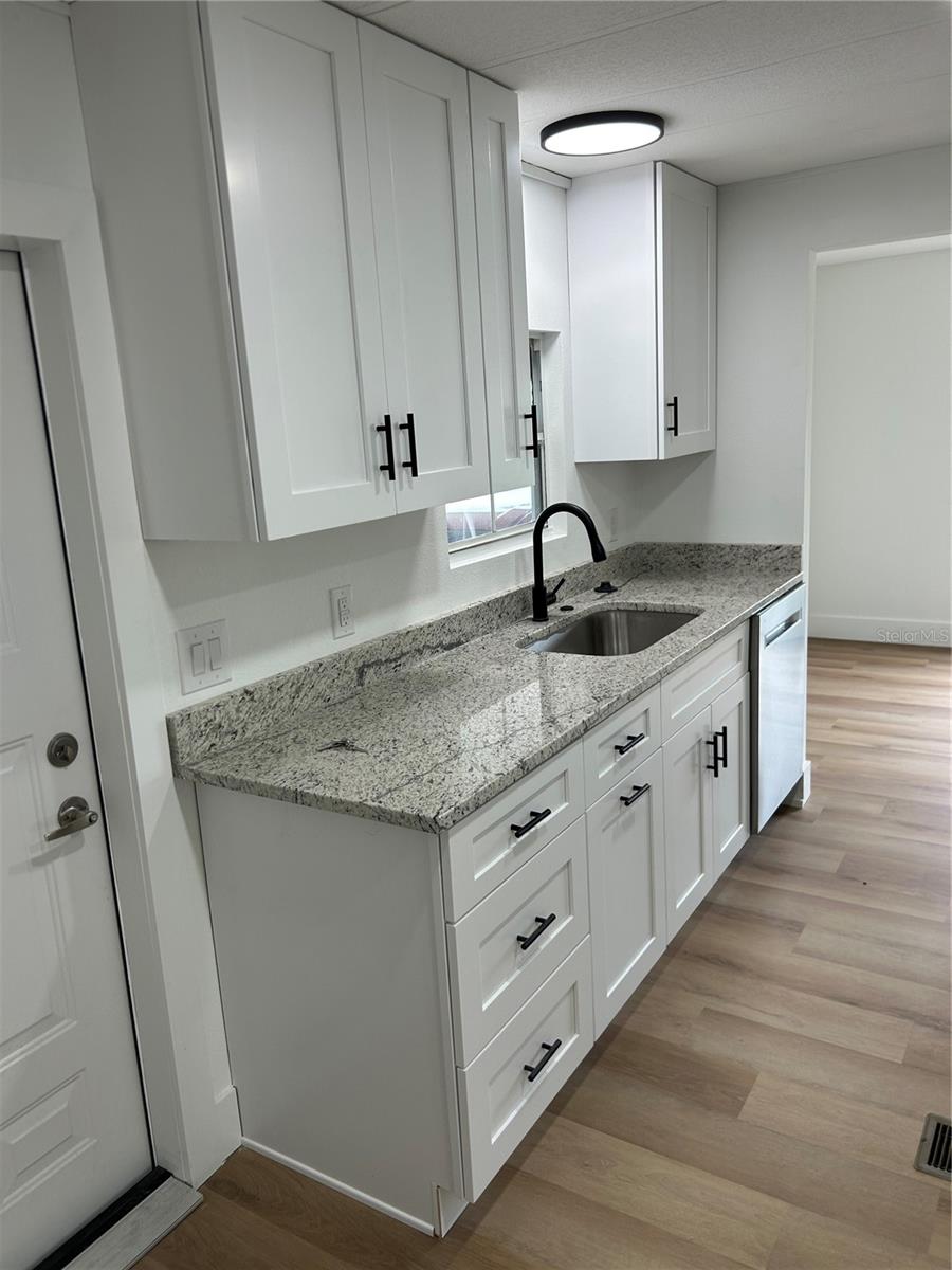 4443 Tucker Sq Property Photo 10