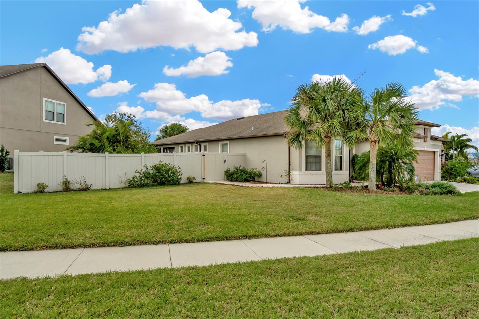 16340 Treasure Point Dr Property Photo 3
