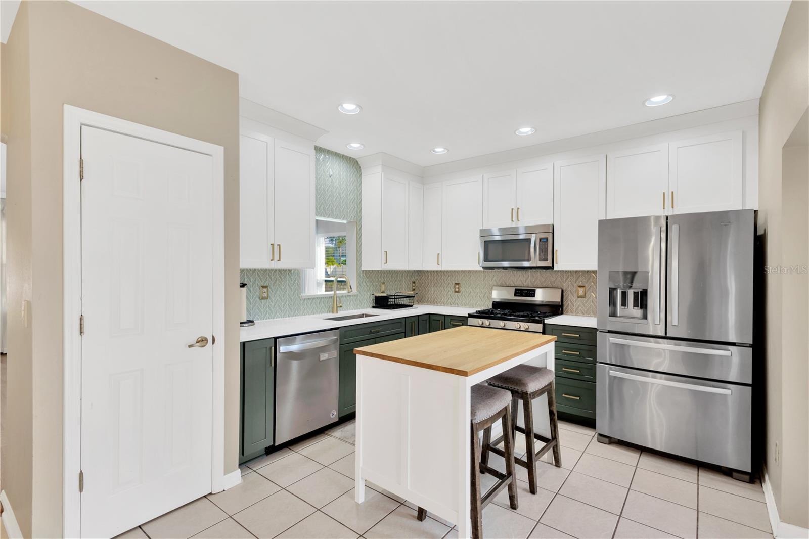 10814 Newbridge Dr Property Photo 8