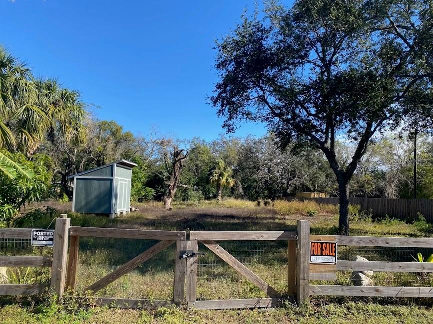 Hicks Rd Property Photo 1