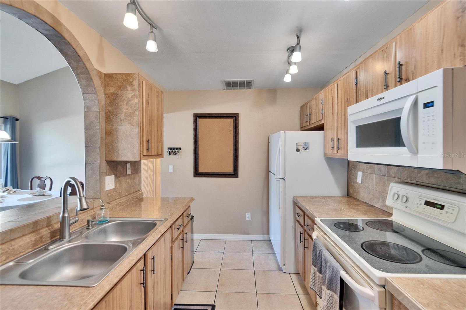1849 Bough Ave #d Property Photo 6