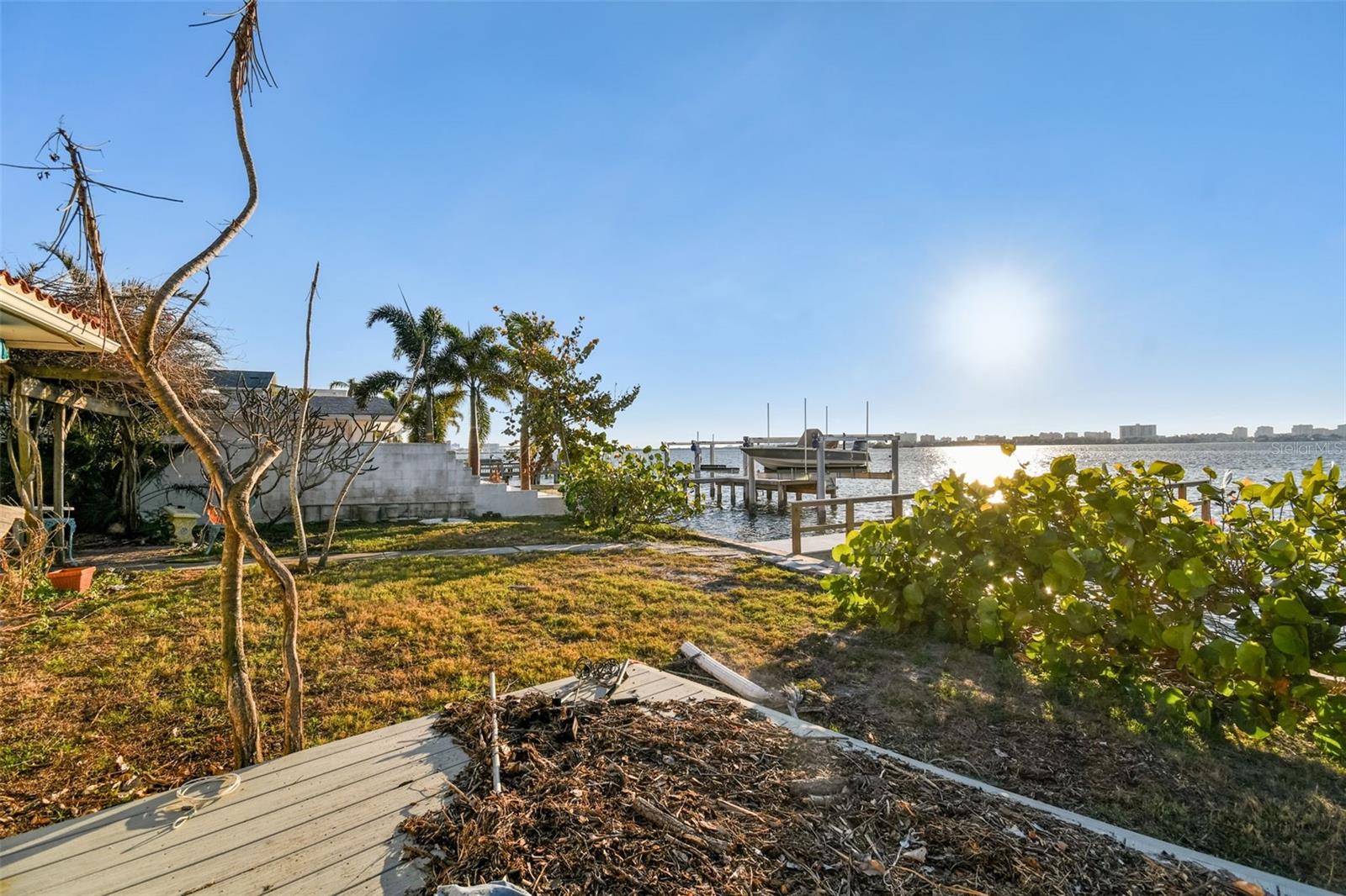 1836 Venetian Point Dr Property Photo 4