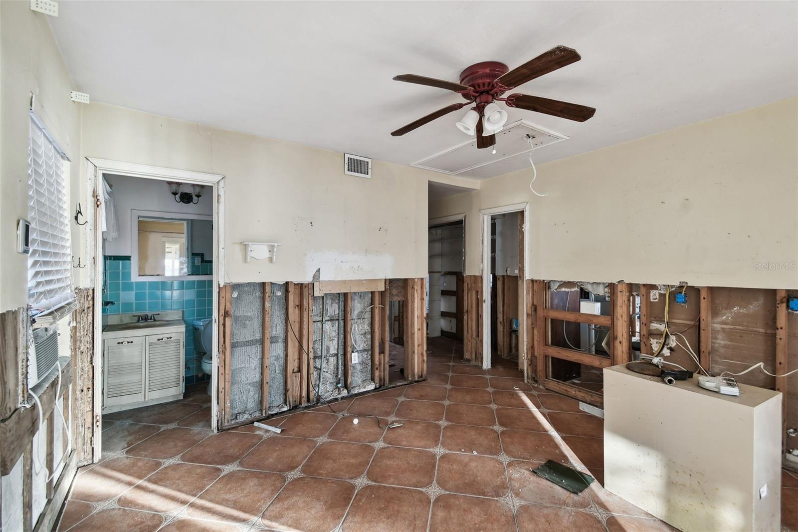 1836 Venetian Point Dr Property Photo 17