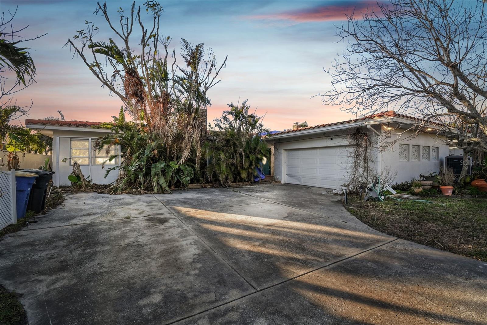 1836 Venetian Point Dr Property Photo 1