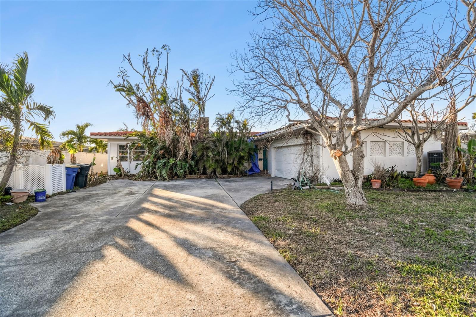 1836 Venetian Point Dr Property Photo 3