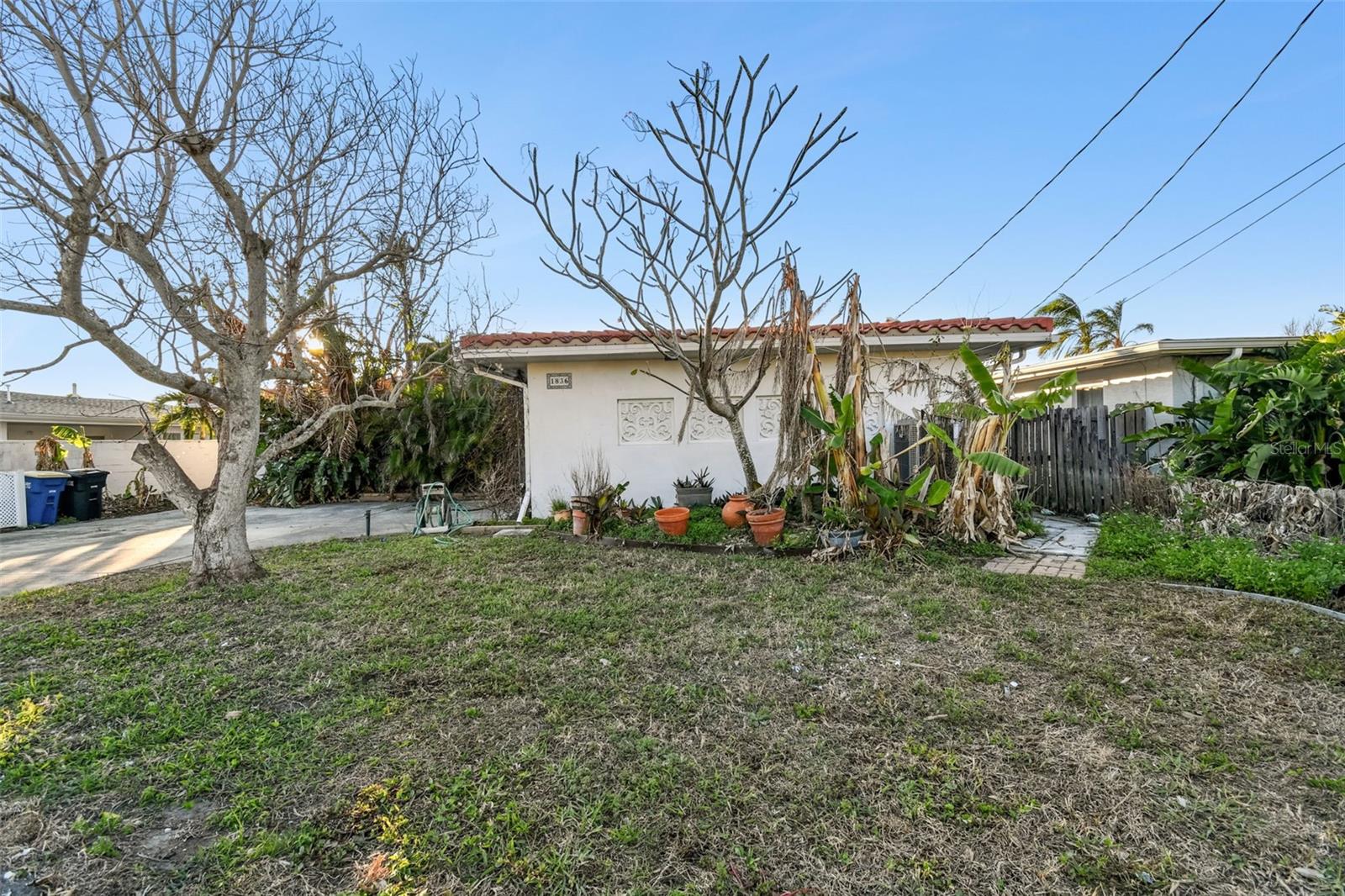 1836 Venetian Point Dr Property Photo 4