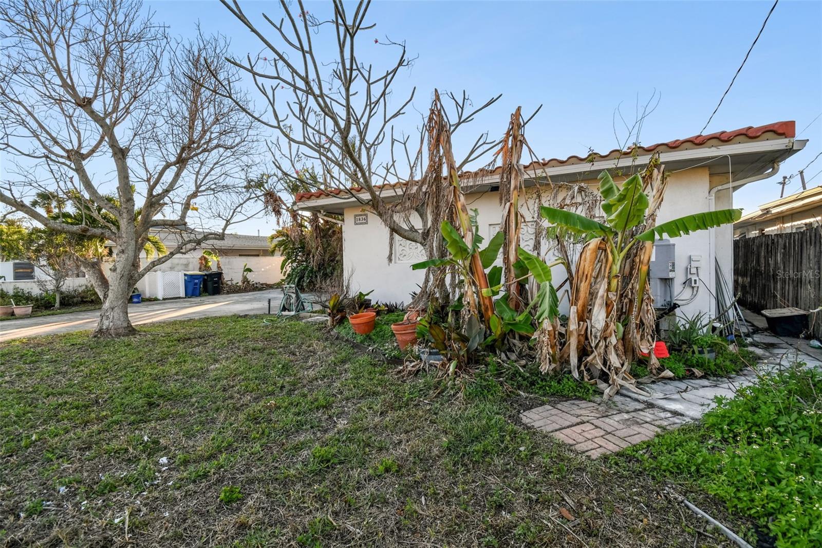 1836 Venetian Point Dr Property Photo 5