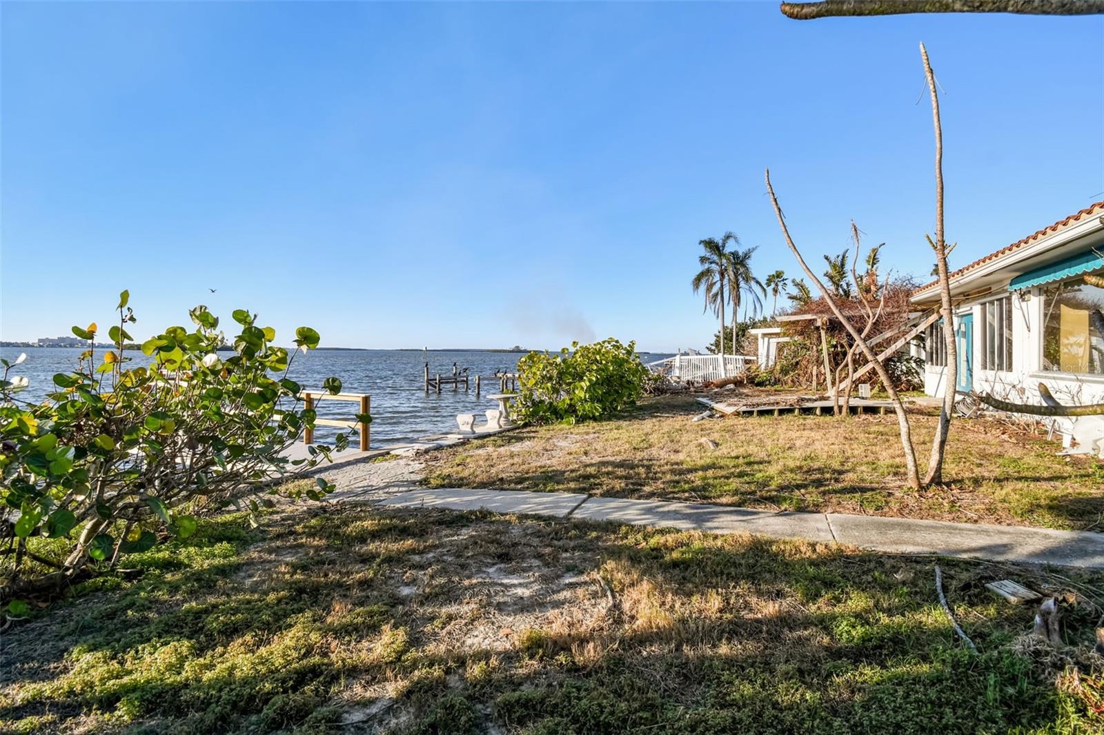 1836 Venetian Point Dr Property Photo 8