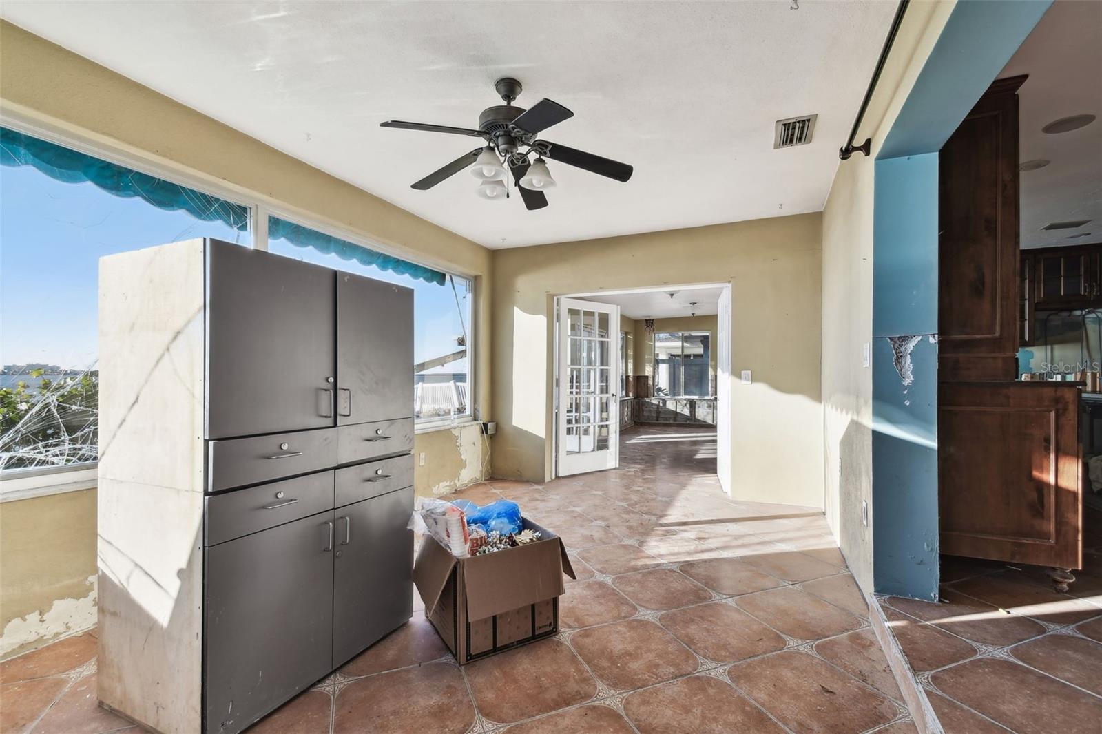 1836 Venetian Point Dr Property Photo 9