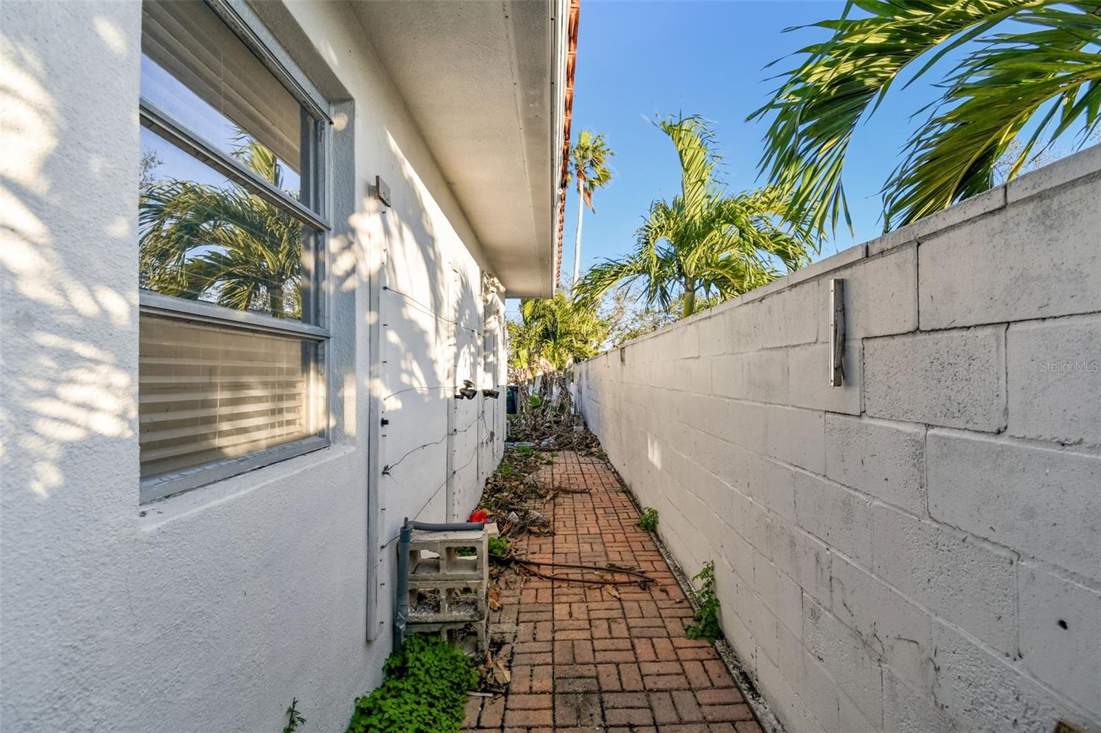 1836 Venetian Point Dr Property Photo 38