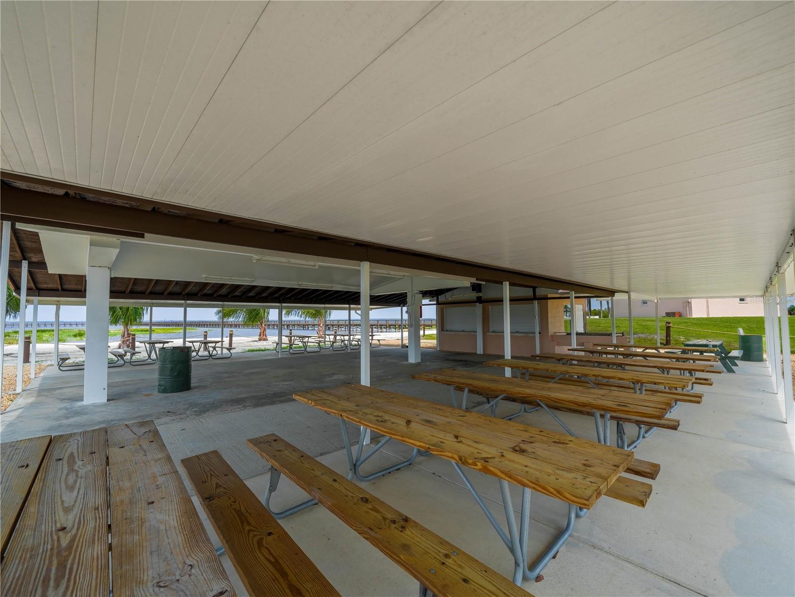 Meadow Lark Blvd Property Photo 27
