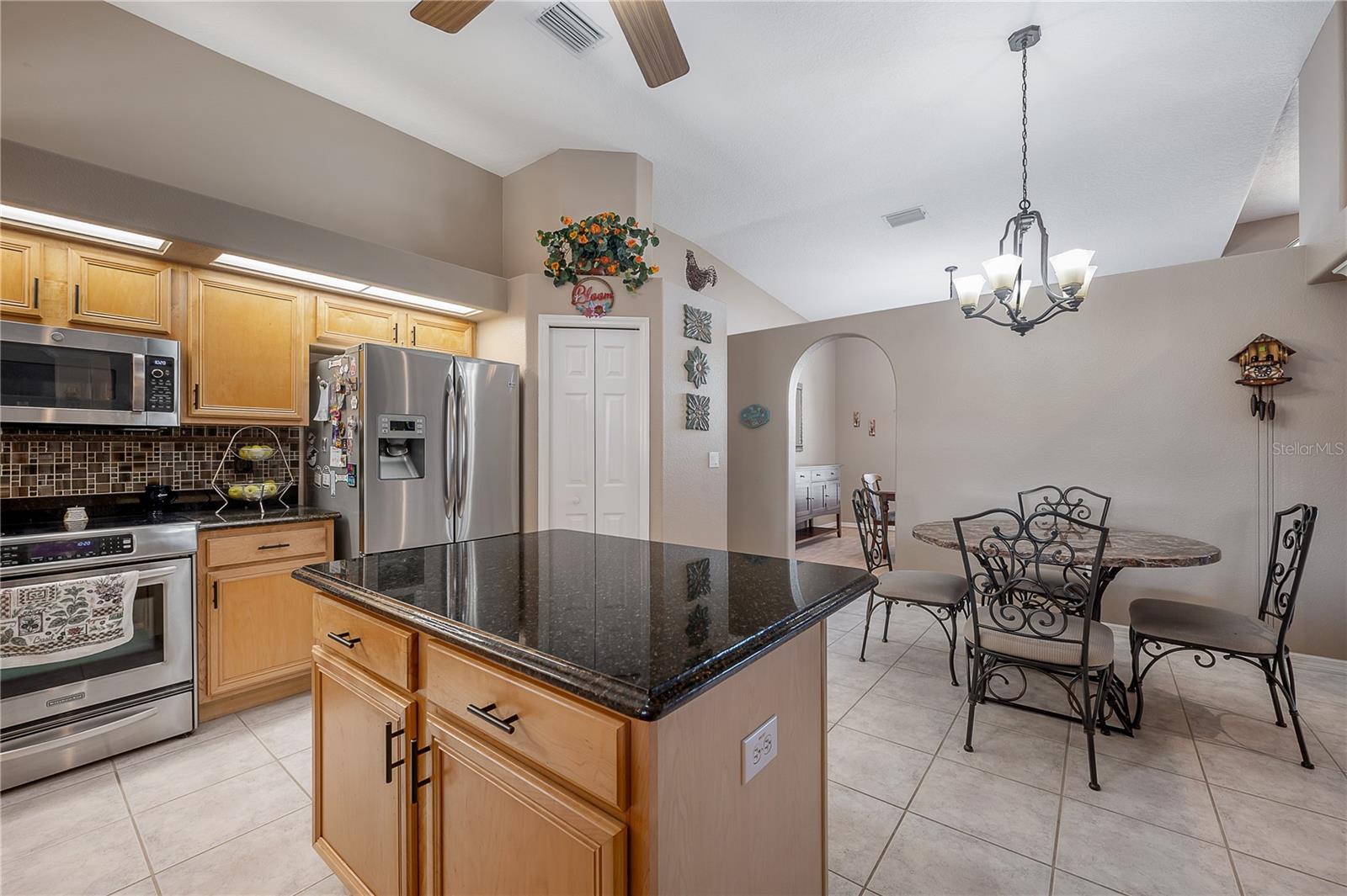 10126 Londonshire Ln Property Photo 10