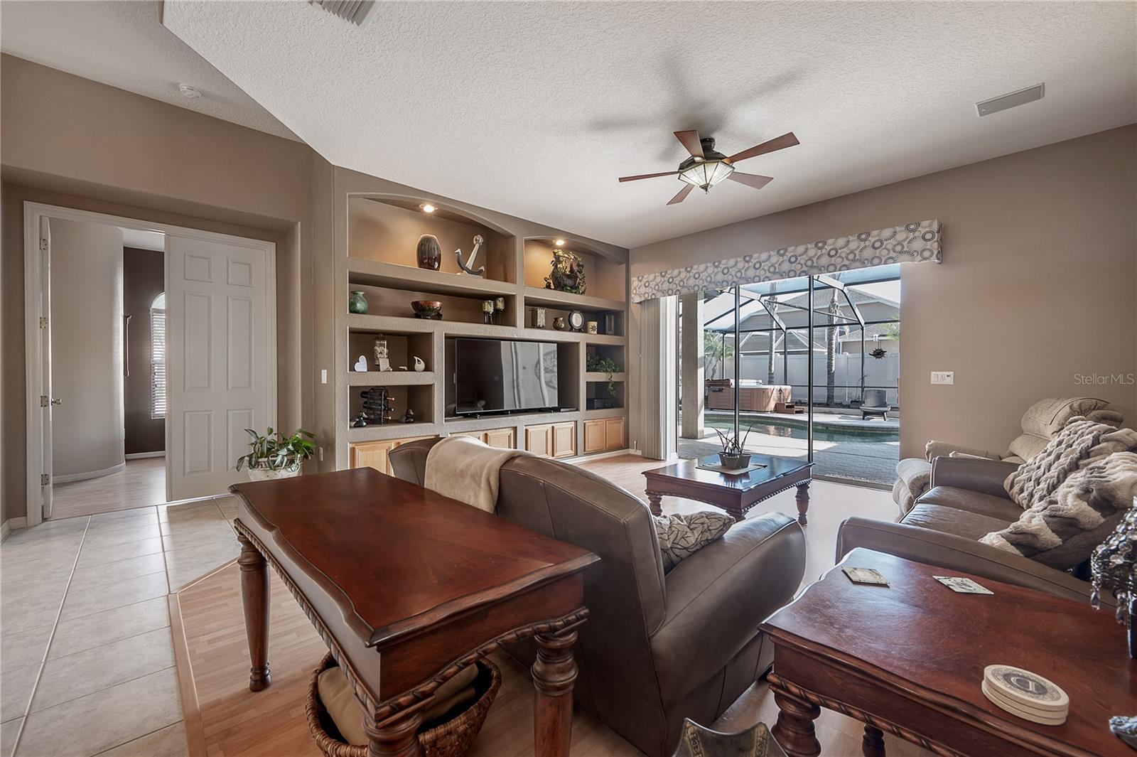 10126 Londonshire Ln Property Photo 14