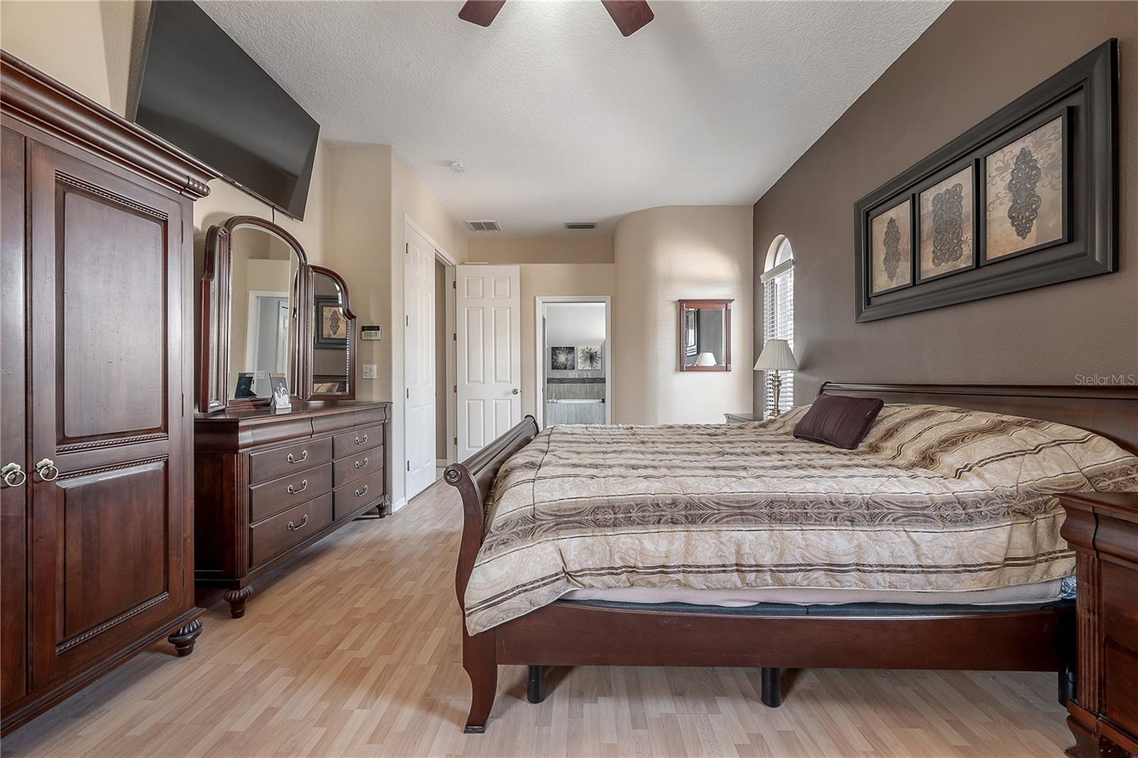 10126 Londonshire Ln Property Photo 17