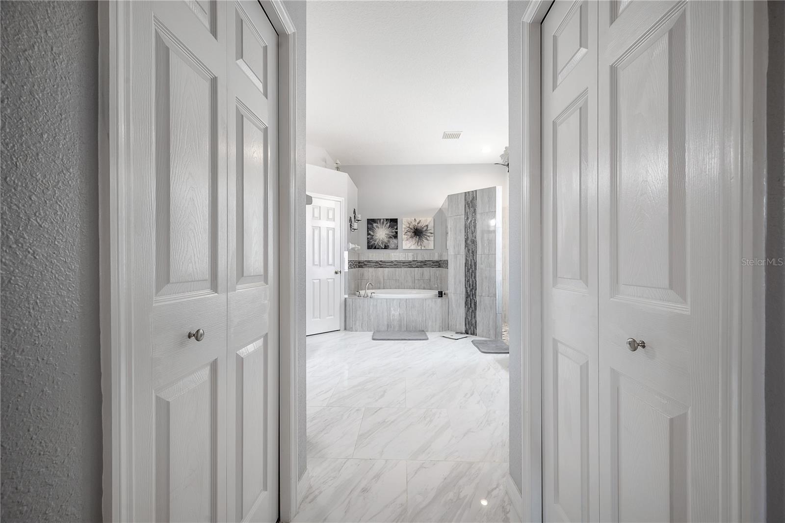 10126 Londonshire Ln Property Photo 18