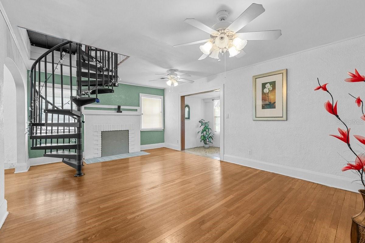 415 Avenue K Ne Property Photo 13