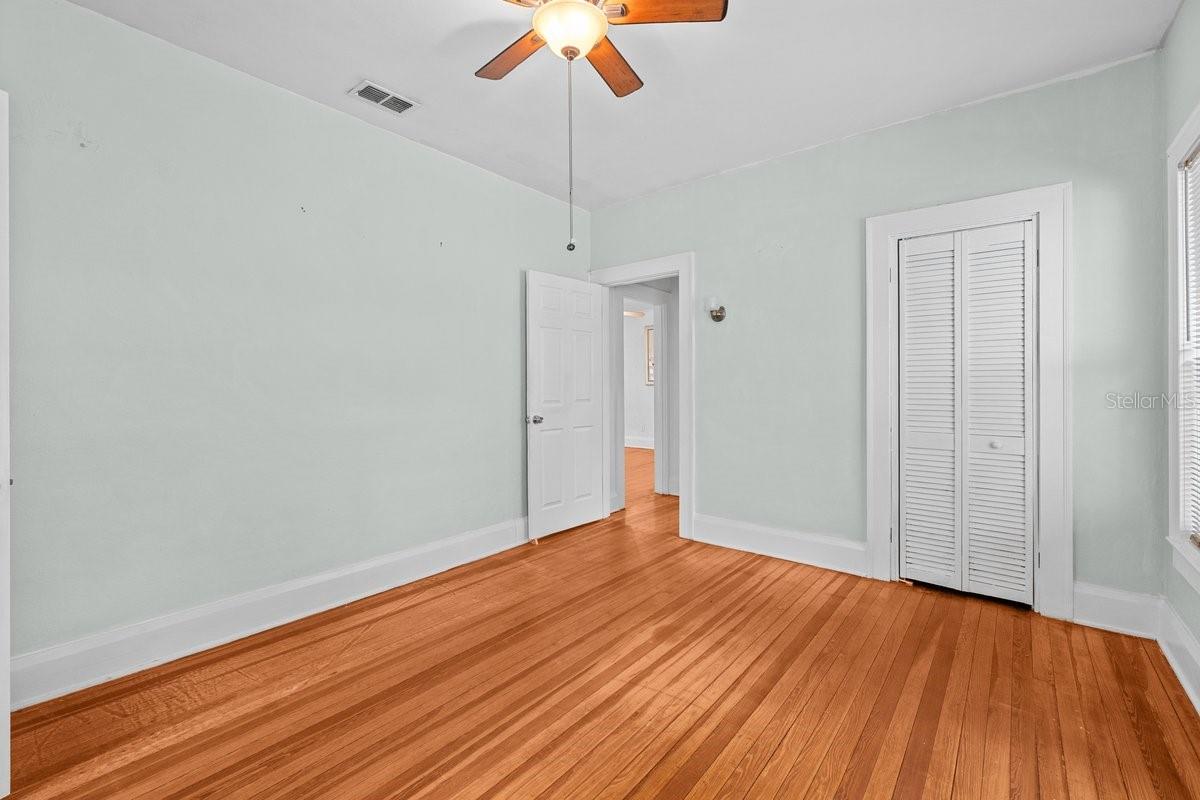 415 Avenue K Ne Property Photo 26