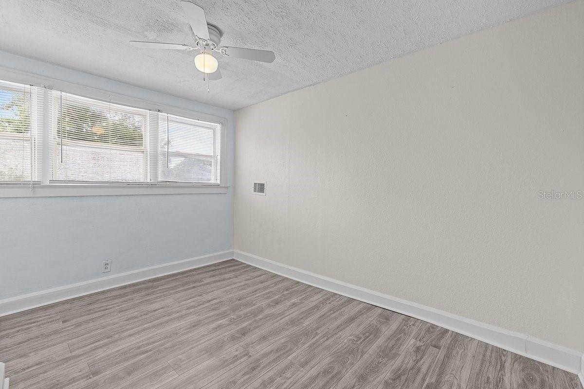 415 Avenue K Ne Property Photo 40
