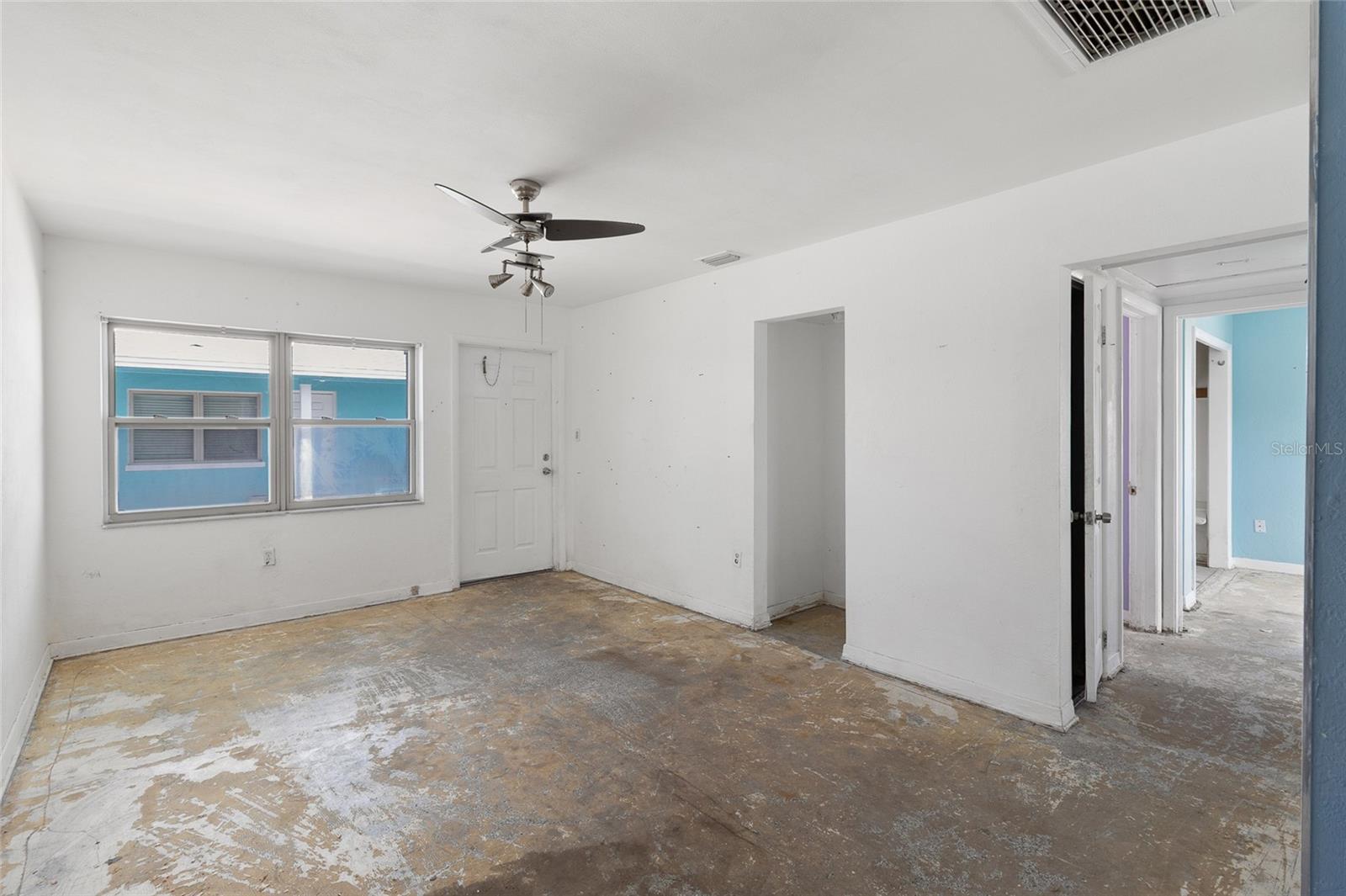 410 73rd Ave Property Photo 6