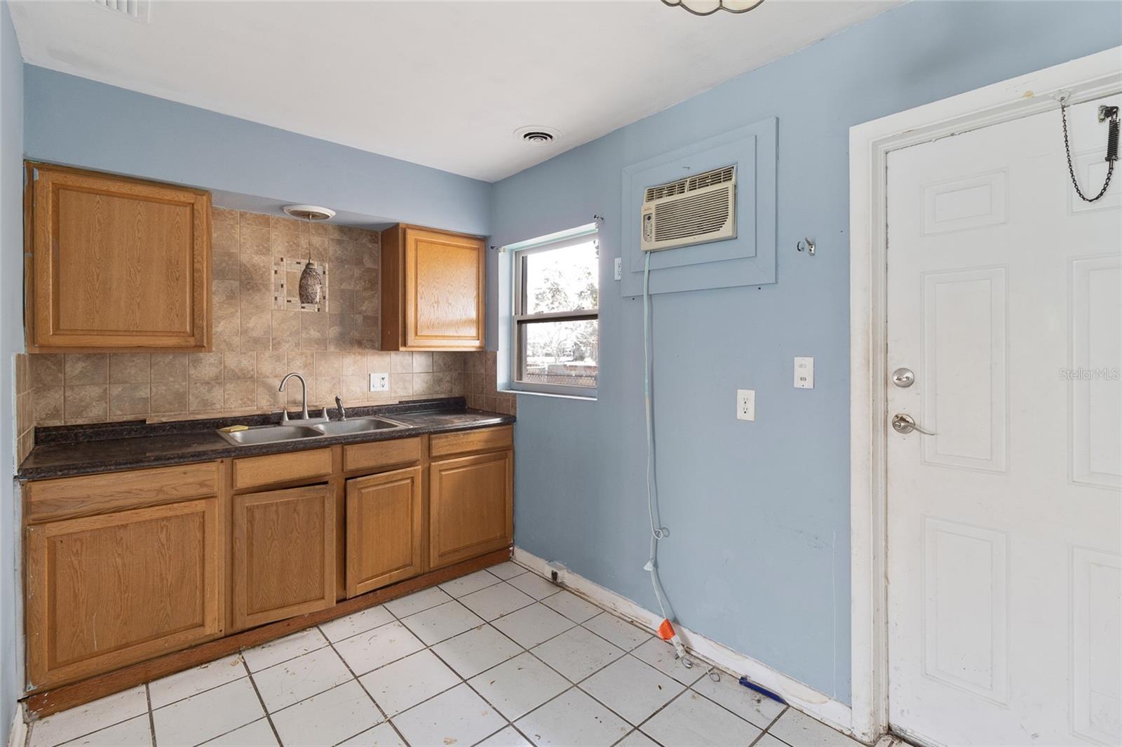 410 73rd Ave Property Photo 8