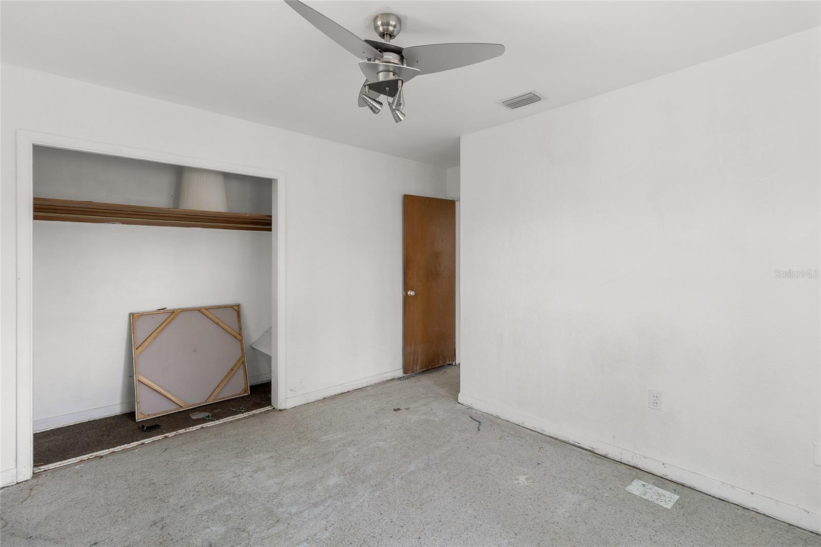 410 73rd Ave Property Photo 16